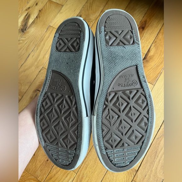 CONVERSE All Star low tops. Youth 2.5. In black and white. GUC - Picture 8 of 8